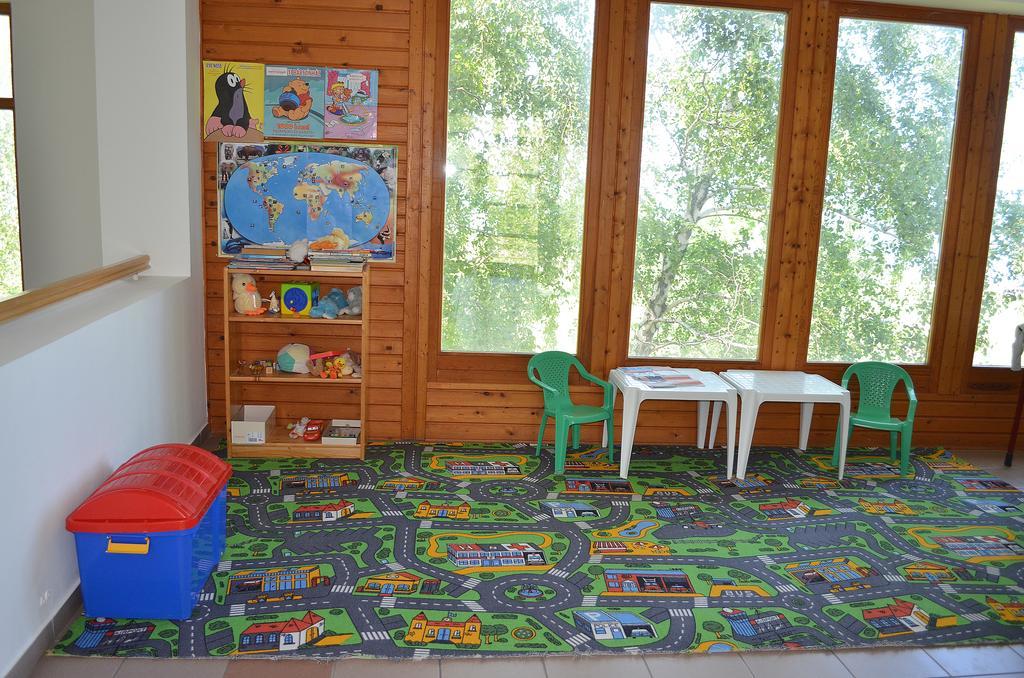 Hotel Holiday Сиофок Екстериор снимка